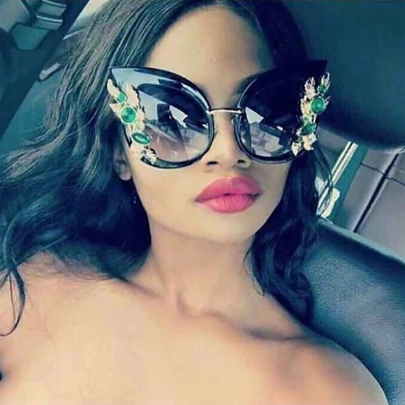 Accessories - Green Demond Crystals Sunglasses